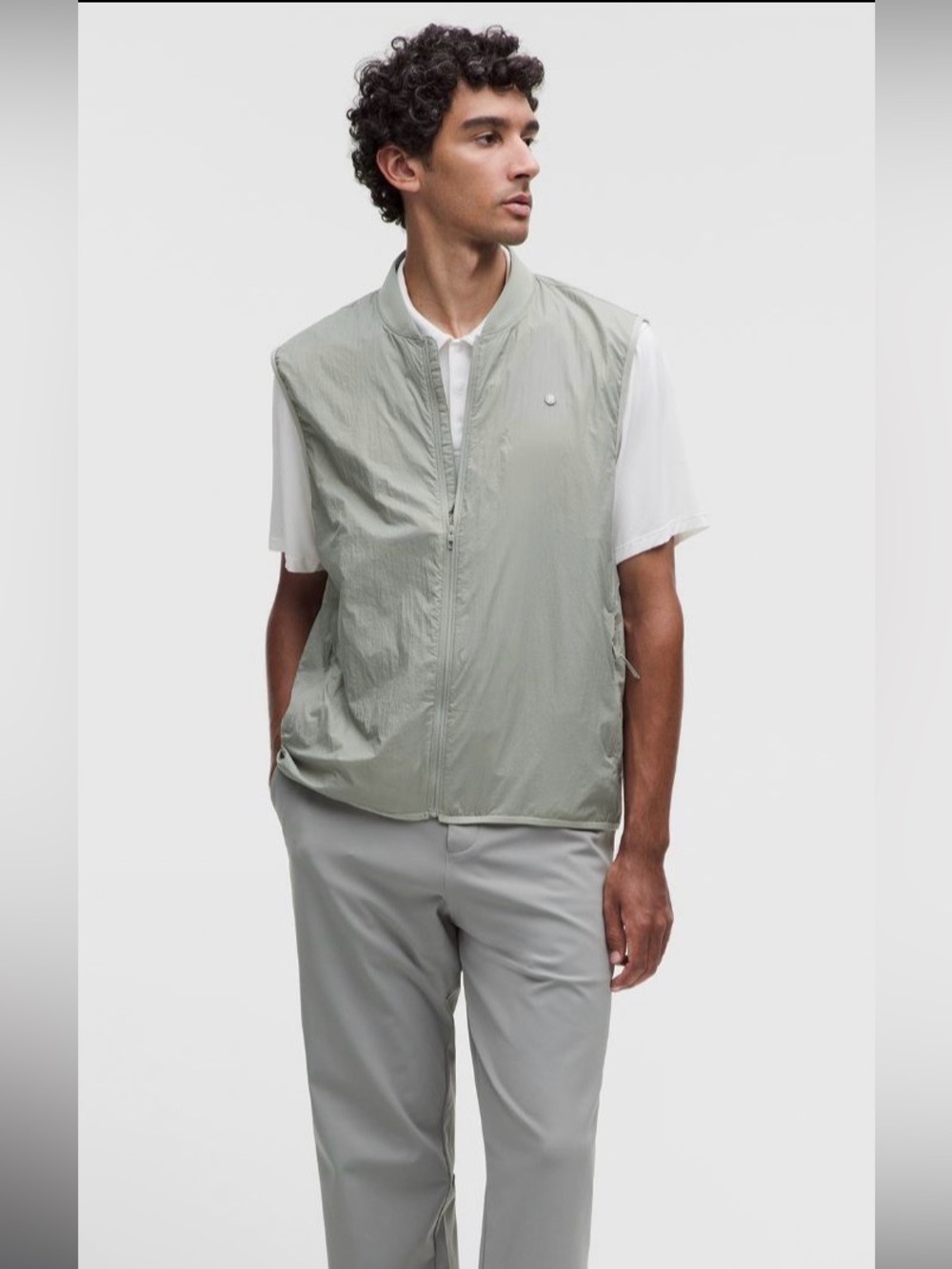 Lululemon Men’s Lightweight Windproof Golf Vest, size small in track green